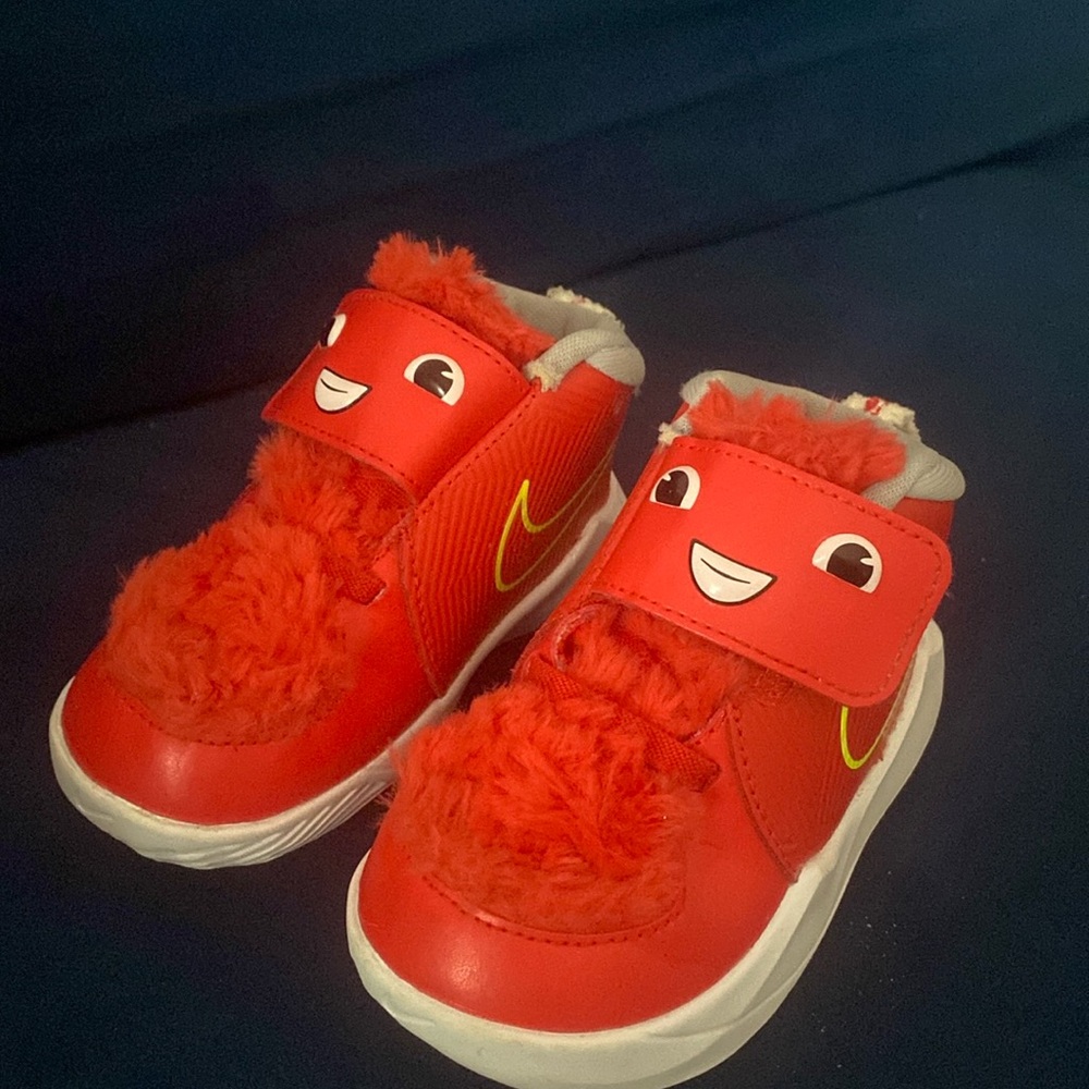 Nike Team Hustle D9 Fast and Furry Baby/Toddler Shoes - Chile Red - 6C
